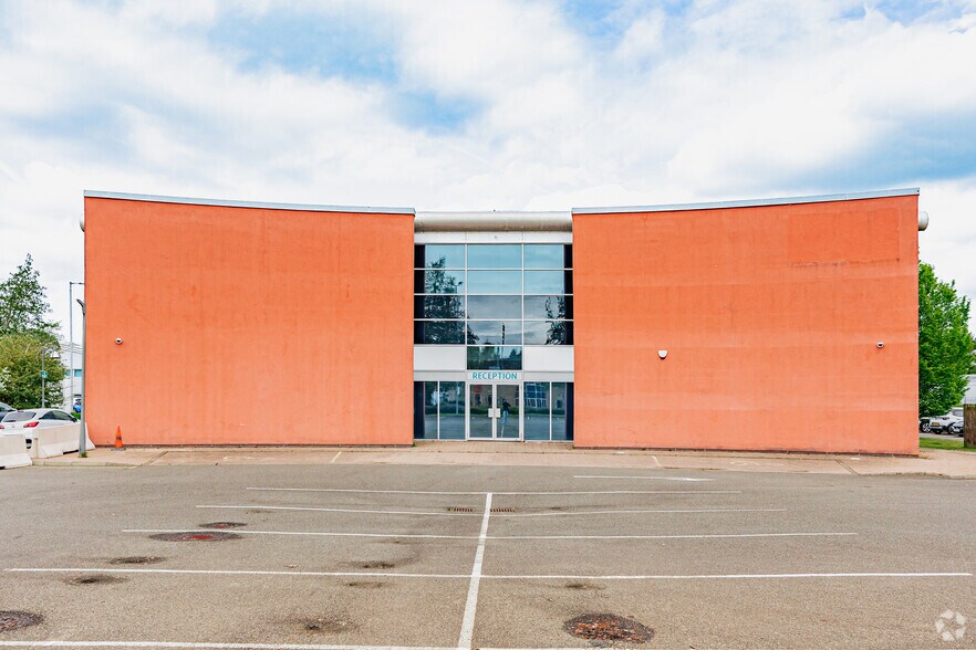 Ellismuir Way, Uddingston à louer - Photo du bâtiment - Image 2 de 2