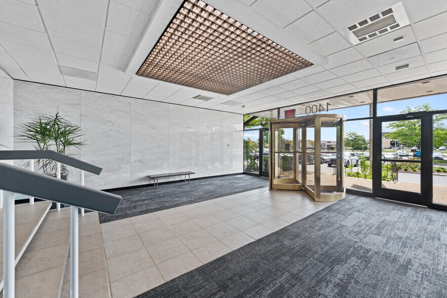 1400 E Touhy Ave, Des Plaines, IL à louer - Photo du bâtiment - Image 3 de 10