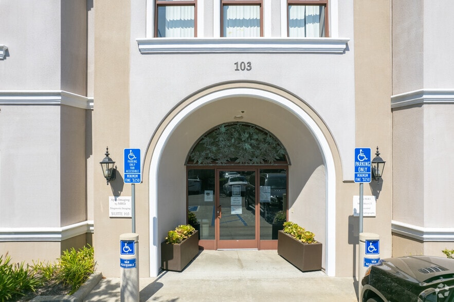 431 S Batavia, Orange, CA à louer - Photo du bâtiment - Image 2 de 7