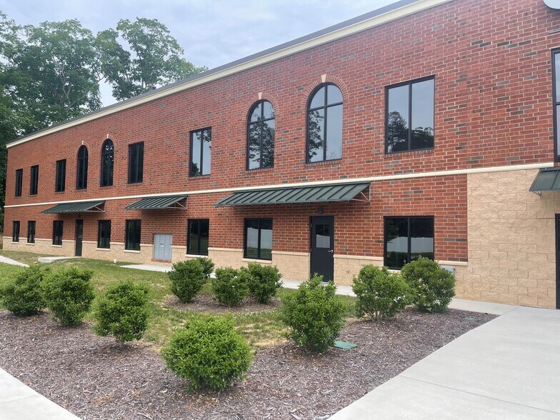 27 N Courthouse Rd, Richmond, VA à louer - Photo du bâtiment - Image 3 de 12