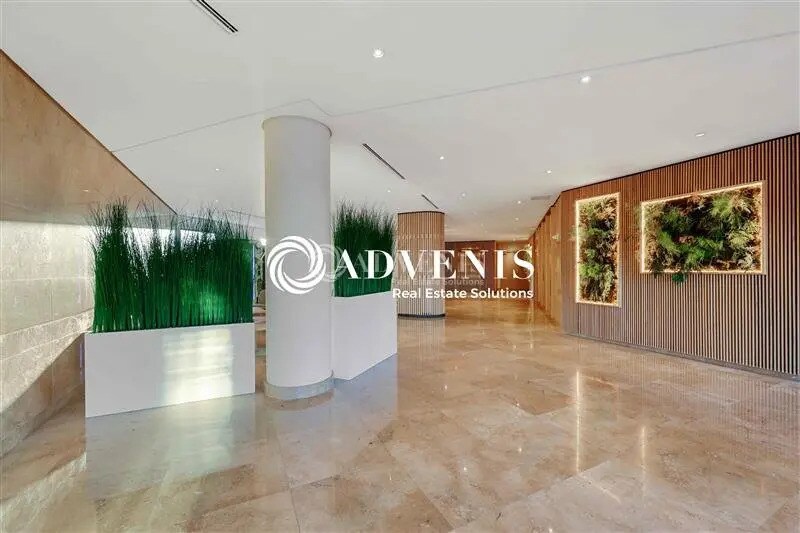 Bureau dans Noisy-le-Grand à louer - Photo du bâtiment - Image 2 de 9