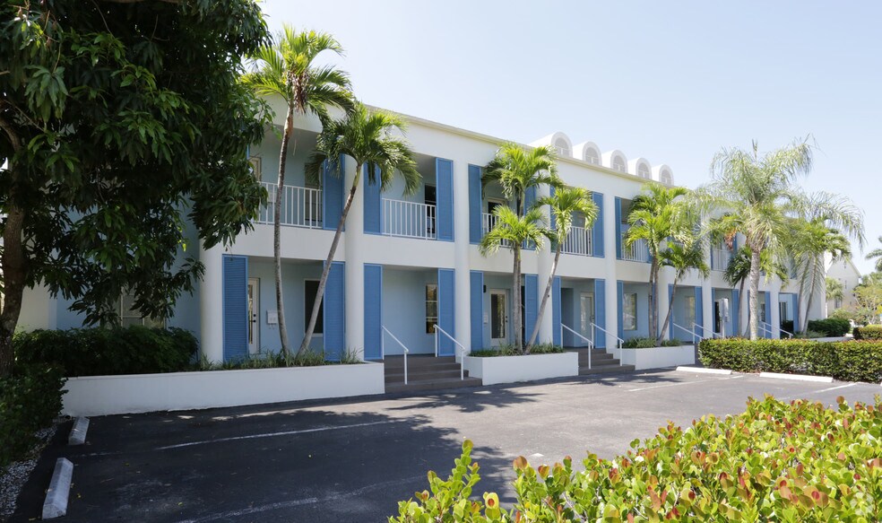 1020 8th Ave S, Naples, FL à louer - Photo du bâtiment - Image 3 de 7