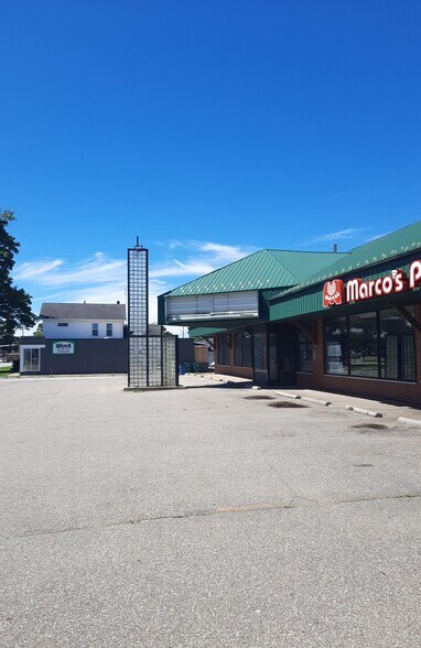 1505 W Lincolnway, La Porte, IN à louer - Photo du bâtiment - Image 3 de 9