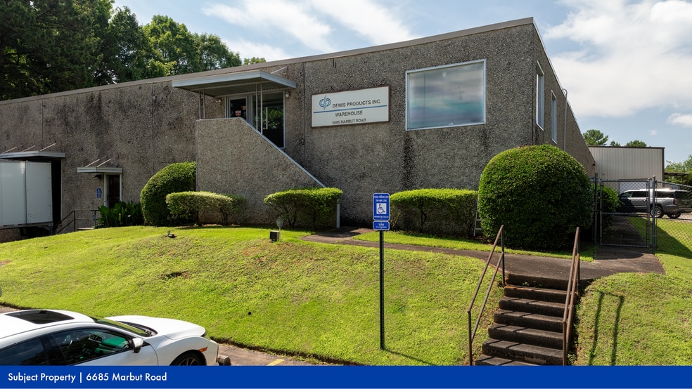 Demis Products portfolio of 2 properties for sale on LoopNet.ca - Building Photo - Image 2 of 8