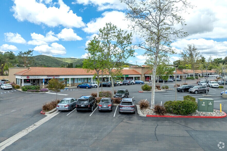 12624-12642 Poway Rd, Poway, CA à vendre - Photo du bâtiment - Image 3 de 7