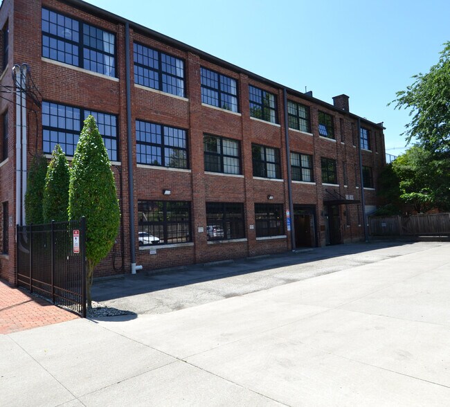 982 S Front St, Columbus, OH à louer - Photo du bâtiment - Image 3 de 12