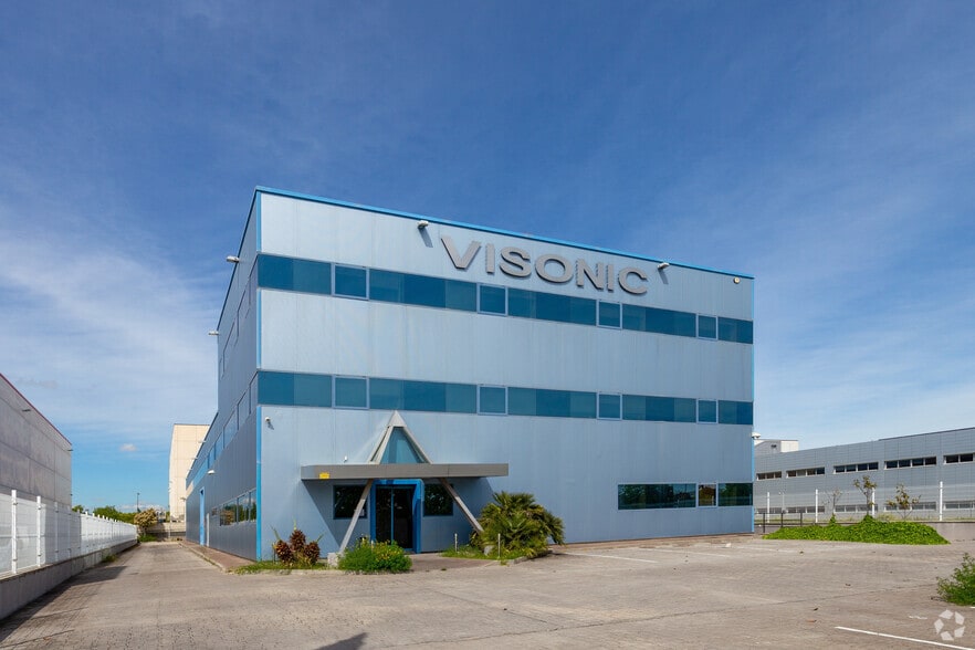 Office in Getafe, Madrid for sale - Building Photo - Image 2 of 6