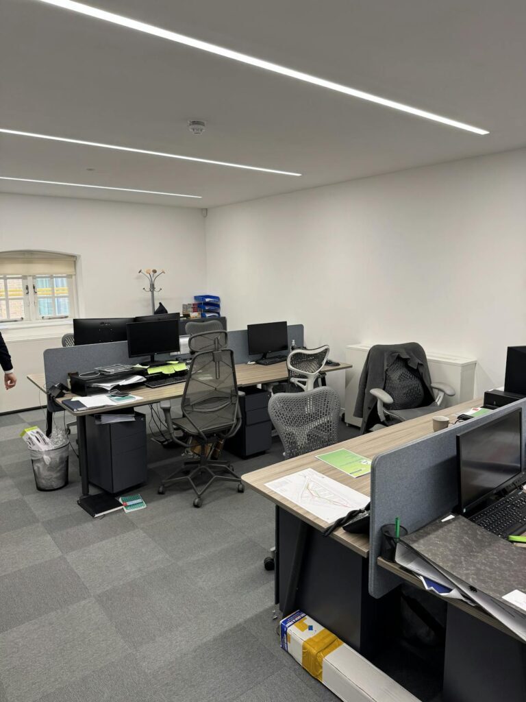 4 Farm St, Londres à louer Photo intérieure- Image 1 de 3