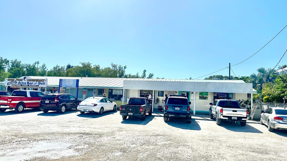 30200 Overseas Hwy, Big Pine Key, FL for sale - Building Photo - Image 1 of 7