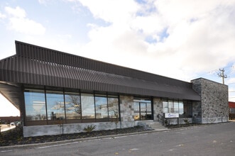 6830-6848 Ch de la Côte-de-Liesse, Montréal, QC for lease Building Photo- Image 1 of 8