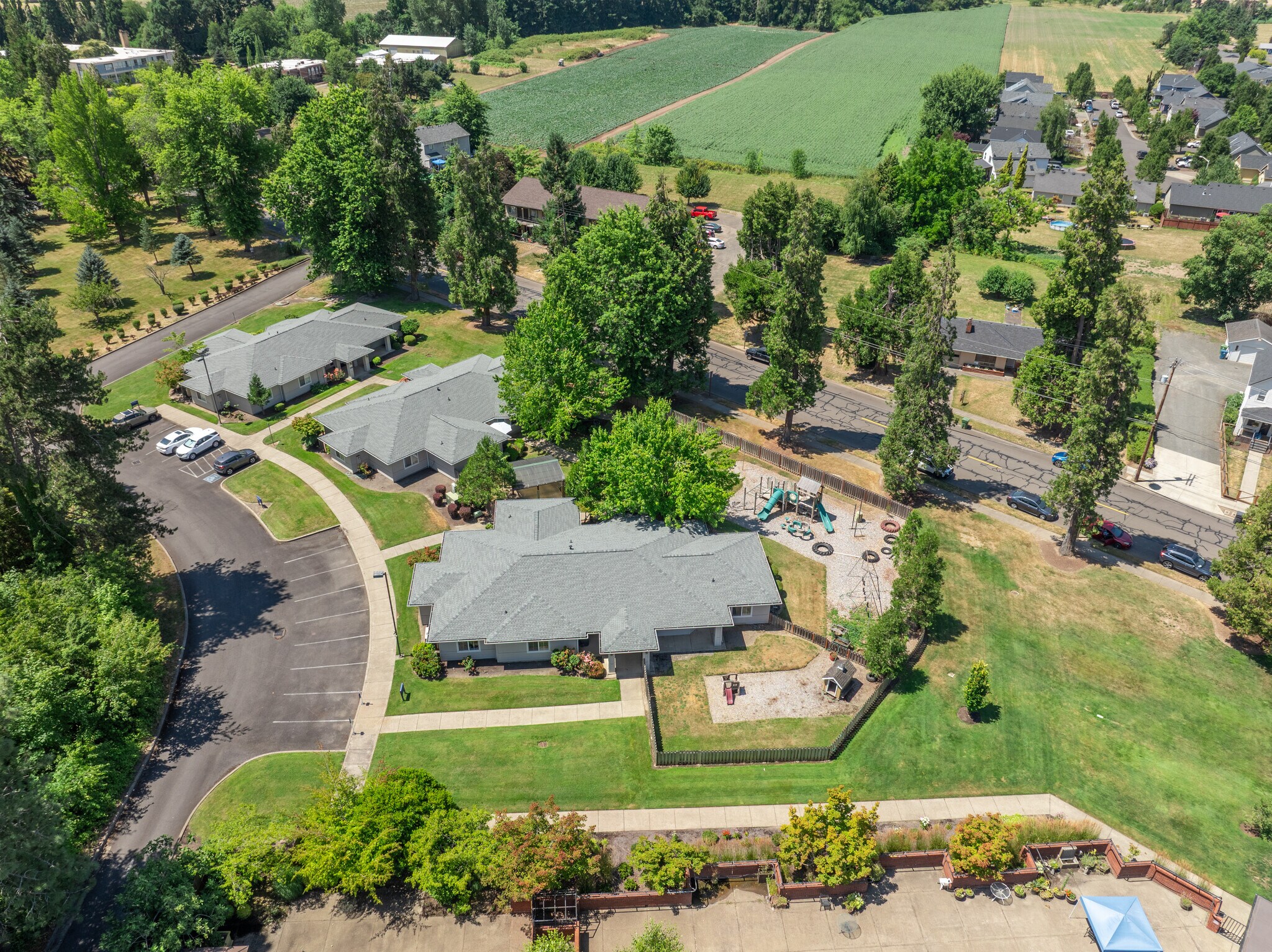 Mount Angel Healthcare/ Office Buildings portefeuille de 3 propriétés à vendre sur LoopNet.ca Photo du bâtiment- Image 1 de 7