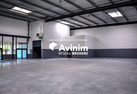 Industrial in Louvres for sale - Interior Photo - Image 2 of 3