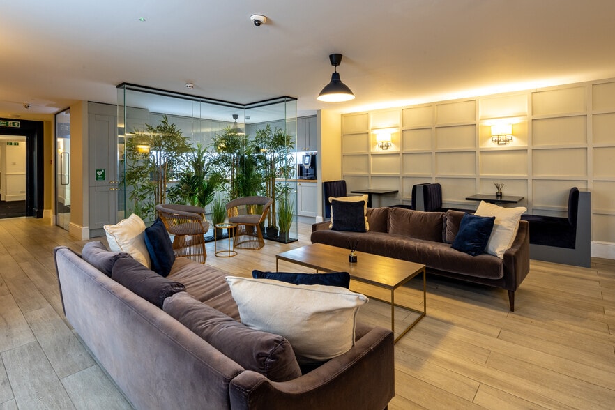 49 Grosvenor St, London for lease - Building Photo - Image 2 of 16