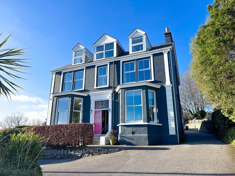 12 Pennance Rd, Falmouth à vendre - Photo du bâtiment - Image 2 de 15