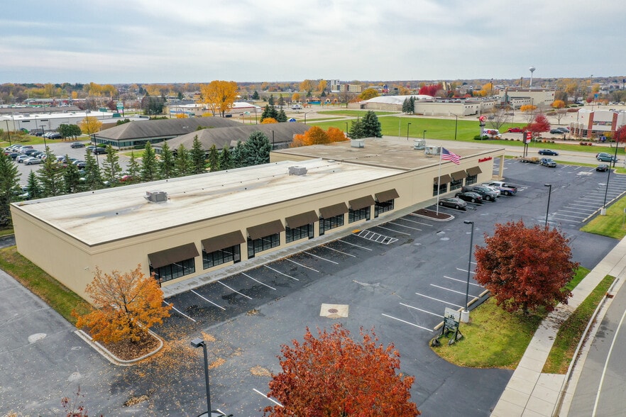 500-520 N Westhill Blvd, Appleton, WI à louer - Photo du bâtiment - Image 2 de 30