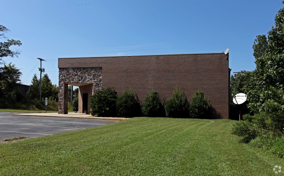 4820 E Fork Ln, Monroe, NC for sale - Building Photo - Image 2 of 4