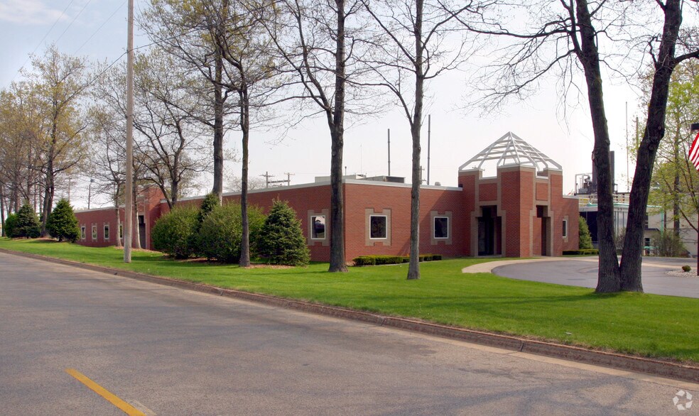 2406 Roberts St, Muskegon, MI à vendre - Photo du bâtiment - Image 2 de 3