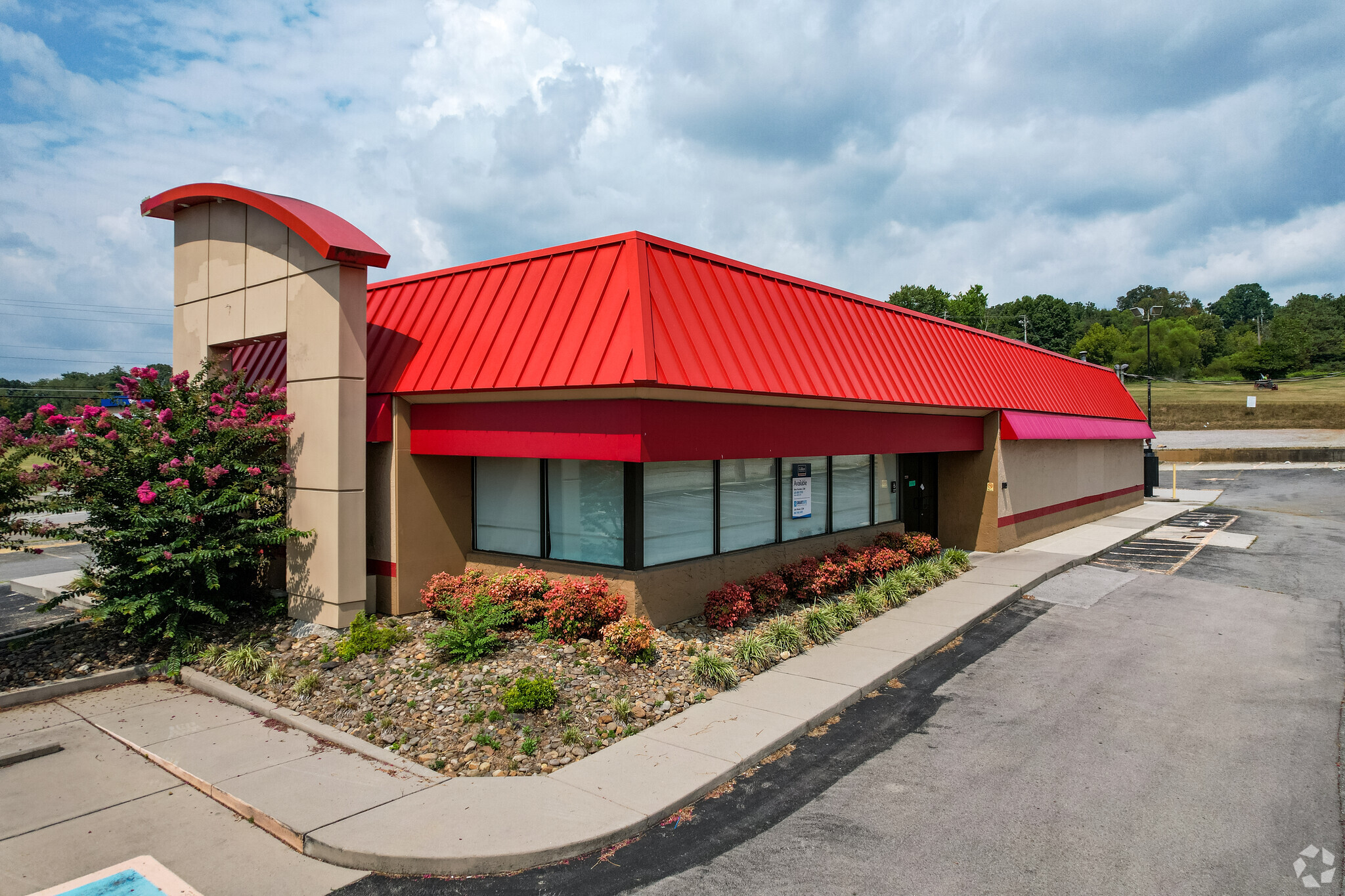 305 E Emory Rd, Powell, TN for lease Building Photo- Image 1 of 6