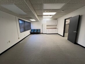 1933-1955 Jadwin Ave, Richland, WA à louer Photo intérieure- Image 2 de 7