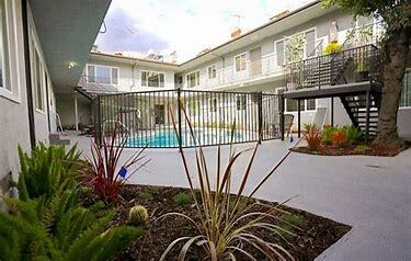 5427 Carlton Way, Los Angeles, CA à vendre - Photo du bâtiment - Image 3 de 14