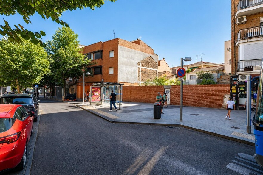 Terrain dans Madrid, Madrid à vendre - Photo du bâtiment - Image 2 de 8