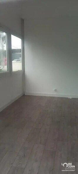 Commerce de détail dans Nantes à louer - Photo du bâtiment - Image 2 de 4