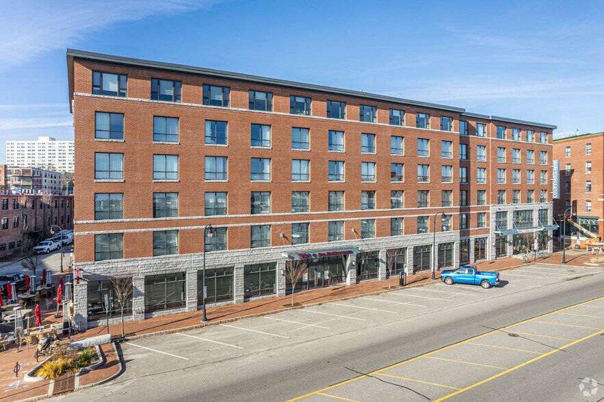 327 Commercial St, Portland, ME à louer - Photo du bâtiment - Image 3 de 10