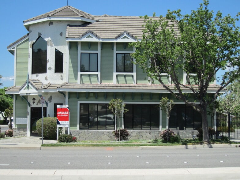 22621 Lyons Ave, Newhall, CA for lease - Building Photo - Image 3 of 3
