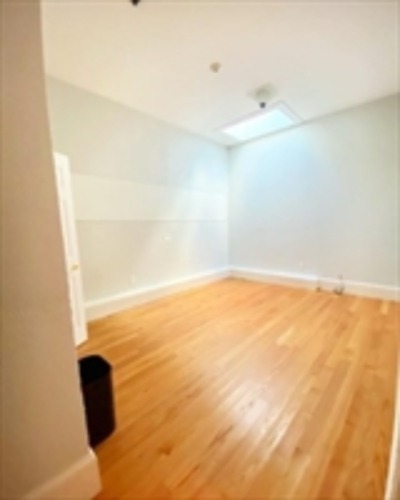 231 Holland St, Somerville, MA for lease - Interior Photo - Image 2 of 8