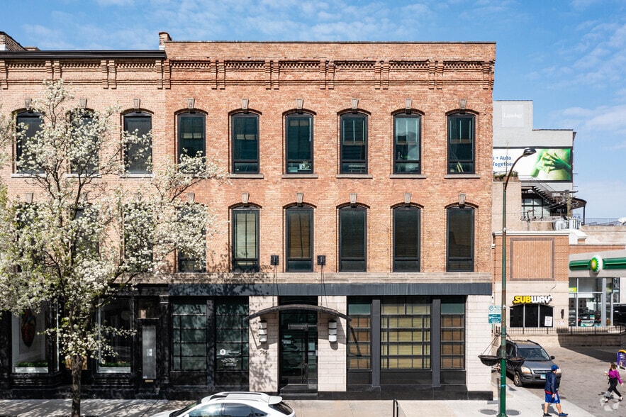 744 N Wells St, Chicago, IL à louer - Photo du bâtiment - Image 3 de 7