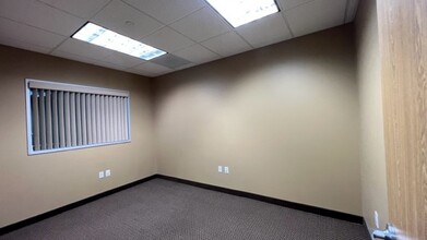 28422-2842 Constellation Rd, Santa Clarita, CA for lease Interior Photo- Image 1 of 3