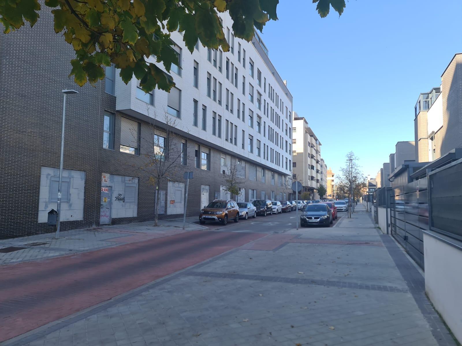 Bureau/Commerce de détail dans Rivas-Vaciamadrid, Madrid à louer Photo principale- Image 1 de 2