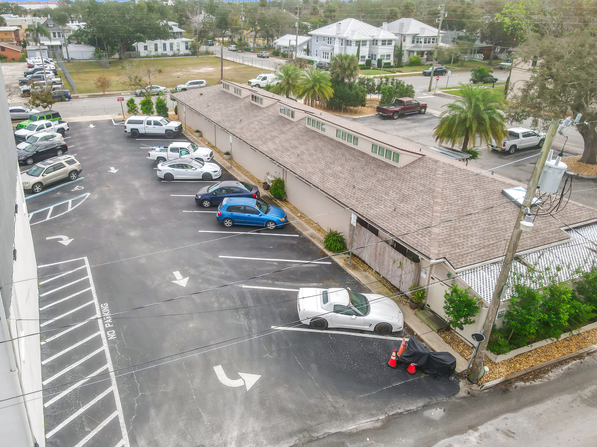 405 Downing St, New Smyrna Beach, FL à vendre Photo du bâtiment- Image 1 de 79