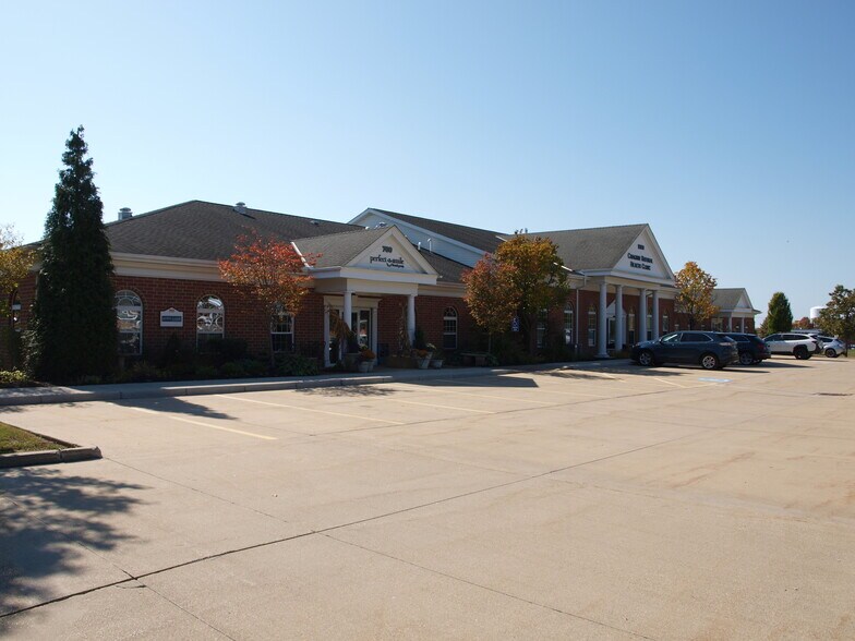 16706 Chillicothe Rd, Chagrin Falls, OH à louer - Photo du bâtiment - Image 3 de 15