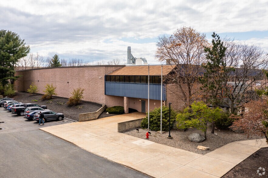 1 Technology Dr, Peabody, MA à louer - Photo du bâtiment - Image 3 de 15