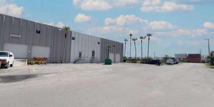 9304-9384 NW 102nd St, Miami, FL for lease - Building Photo - Image 1 of 1