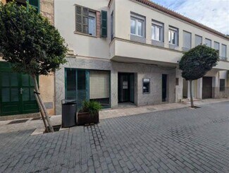 Plus de détails pour Multi-résidentiel à vendre