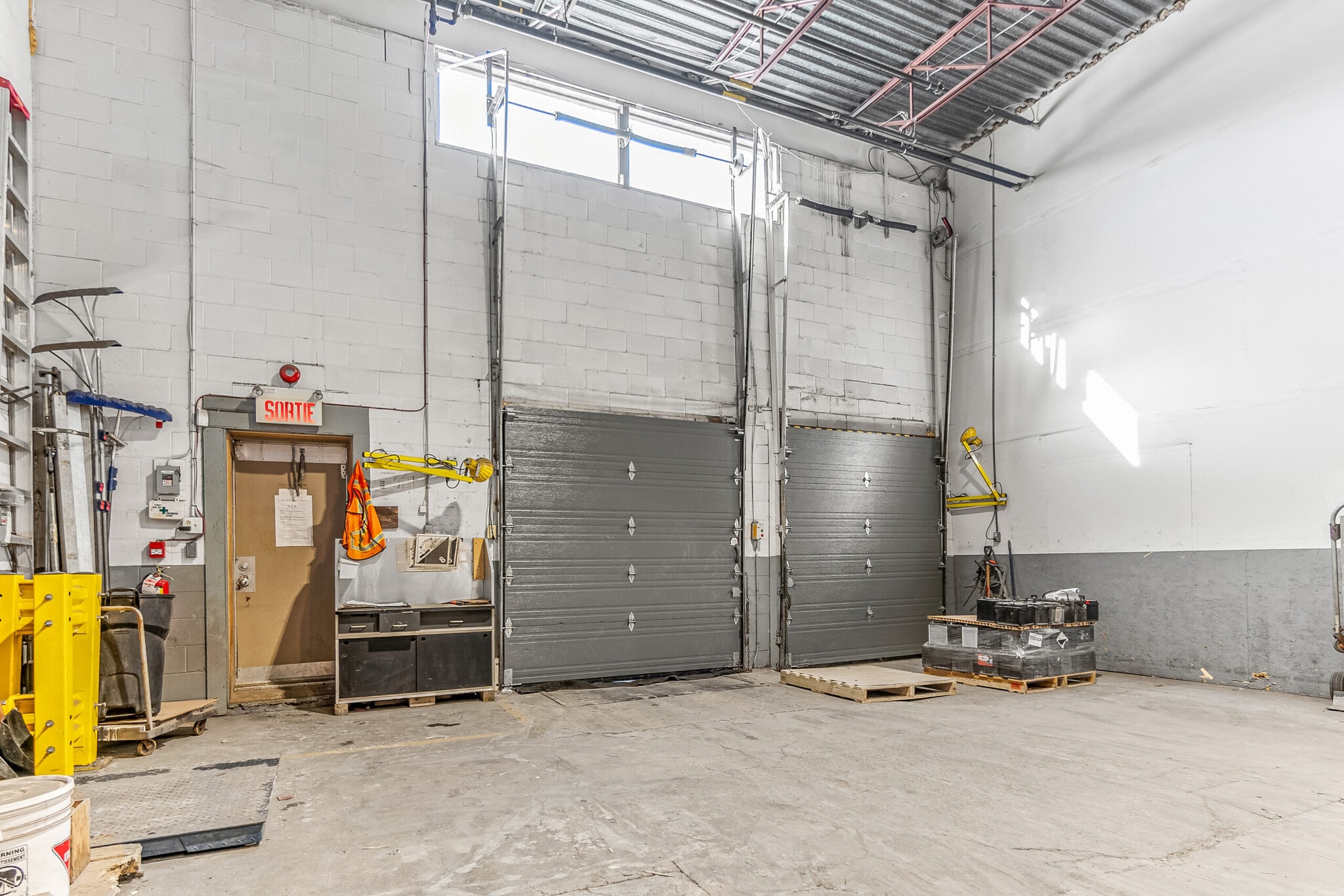 2435 Av Watt, Québec, QC for lease Interior Photo- Image 1 of 4