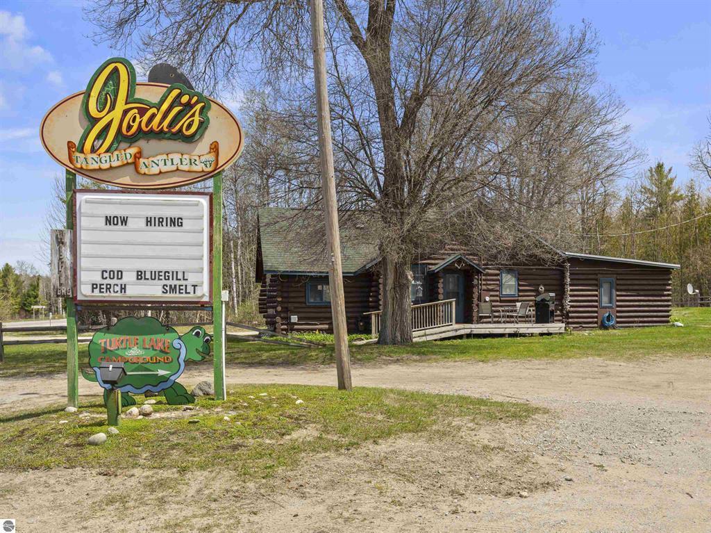 15015 US Highway 31, Beulah, MI à vendre Photo du bâtiment- Image 1 de 1