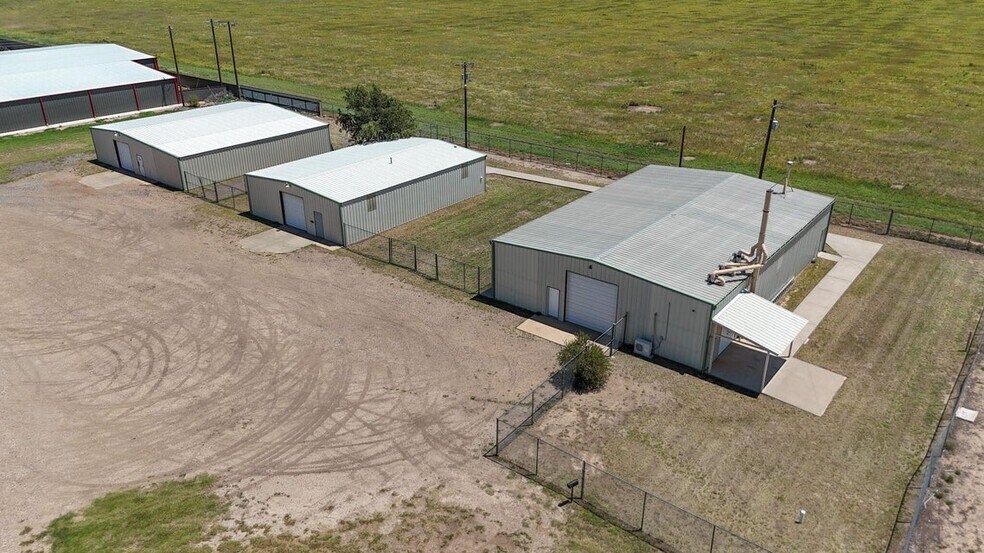 2301 122nd St, Lubbock, TX à vendre - Photo du bâtiment - Image 3 de 46