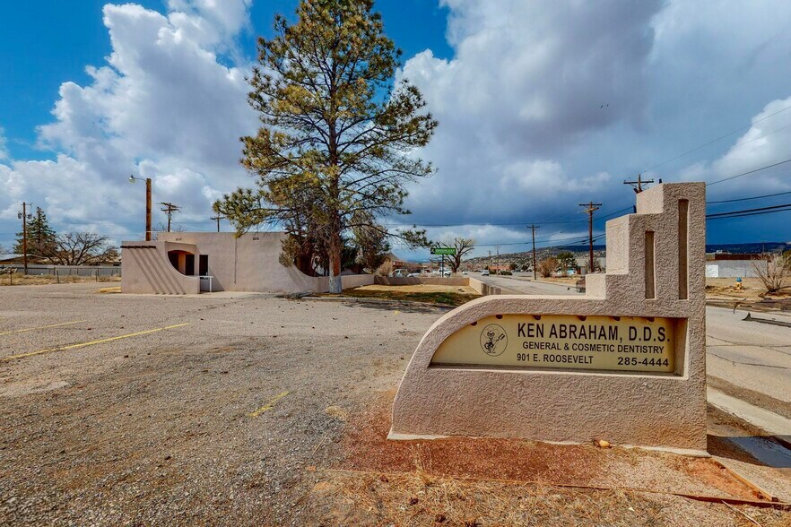 901 E Roosevelt Ave, Grants, NM à vendre - Photo du bâtiment - Image 2 de 14