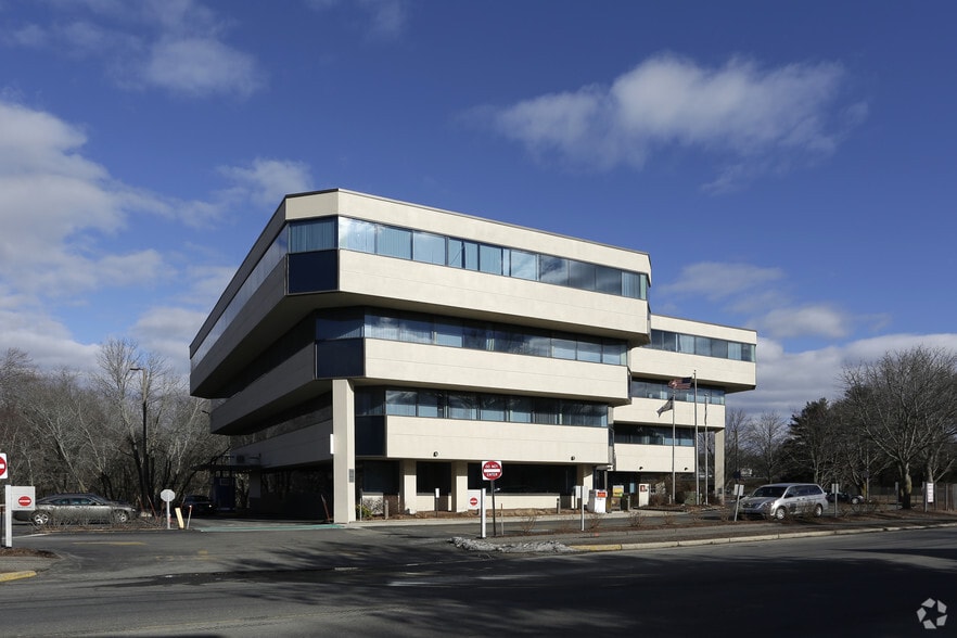 30 Massachusetts Ave, North Andover, MA à louer - Photo du bâtiment - Image 2 de 14