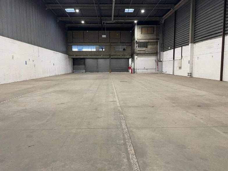 Flex in Aulnay-sous-Bois for lease - Building Photo - Image 2 of 7