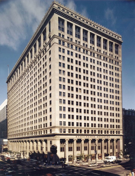 925 Euclid Ave, Cleveland, OH for sale - Building Photo - Image 2 of 11