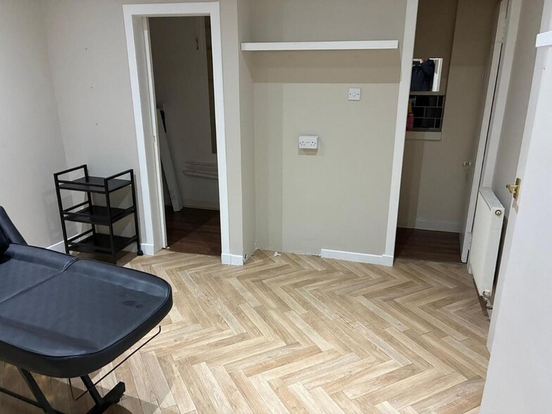 2-6 Jarvey St, Bathgate for lease - Building Photo - Image 3 of 14