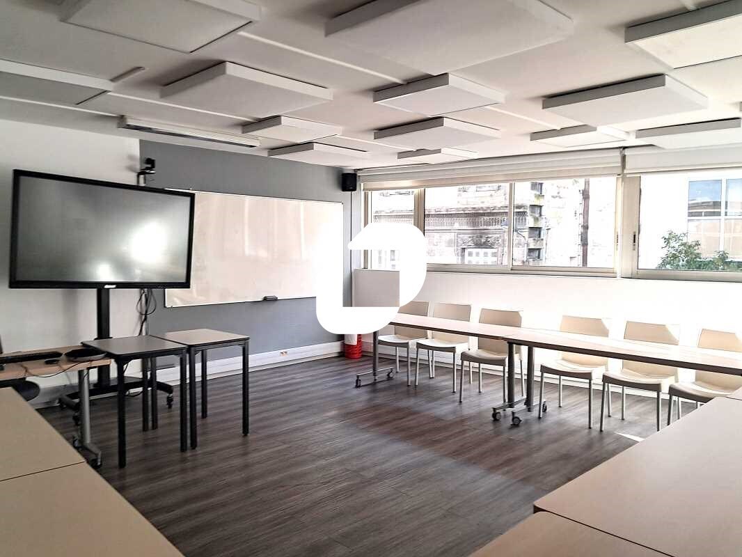 Office in Bordeaux for sale Interior Photo- Image 1 of 6