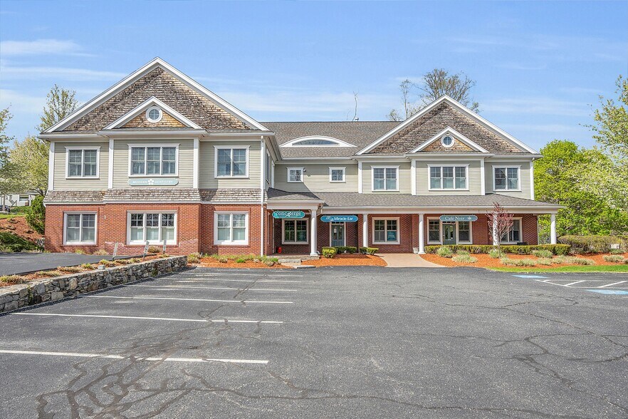 307 Grafton St, Shrewsbury, MA à louer - Photo du bâtiment - Image 1 de 21