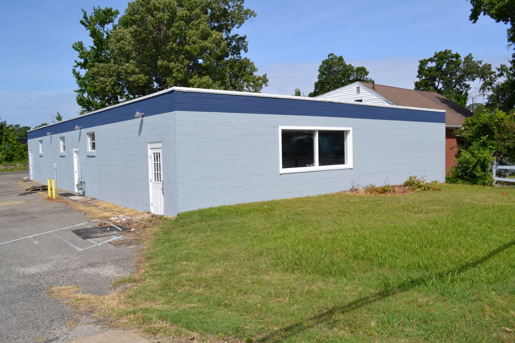 5947 Jefferson Ave, Newport News, VA à vendre Photo principale- Image 1 de 12