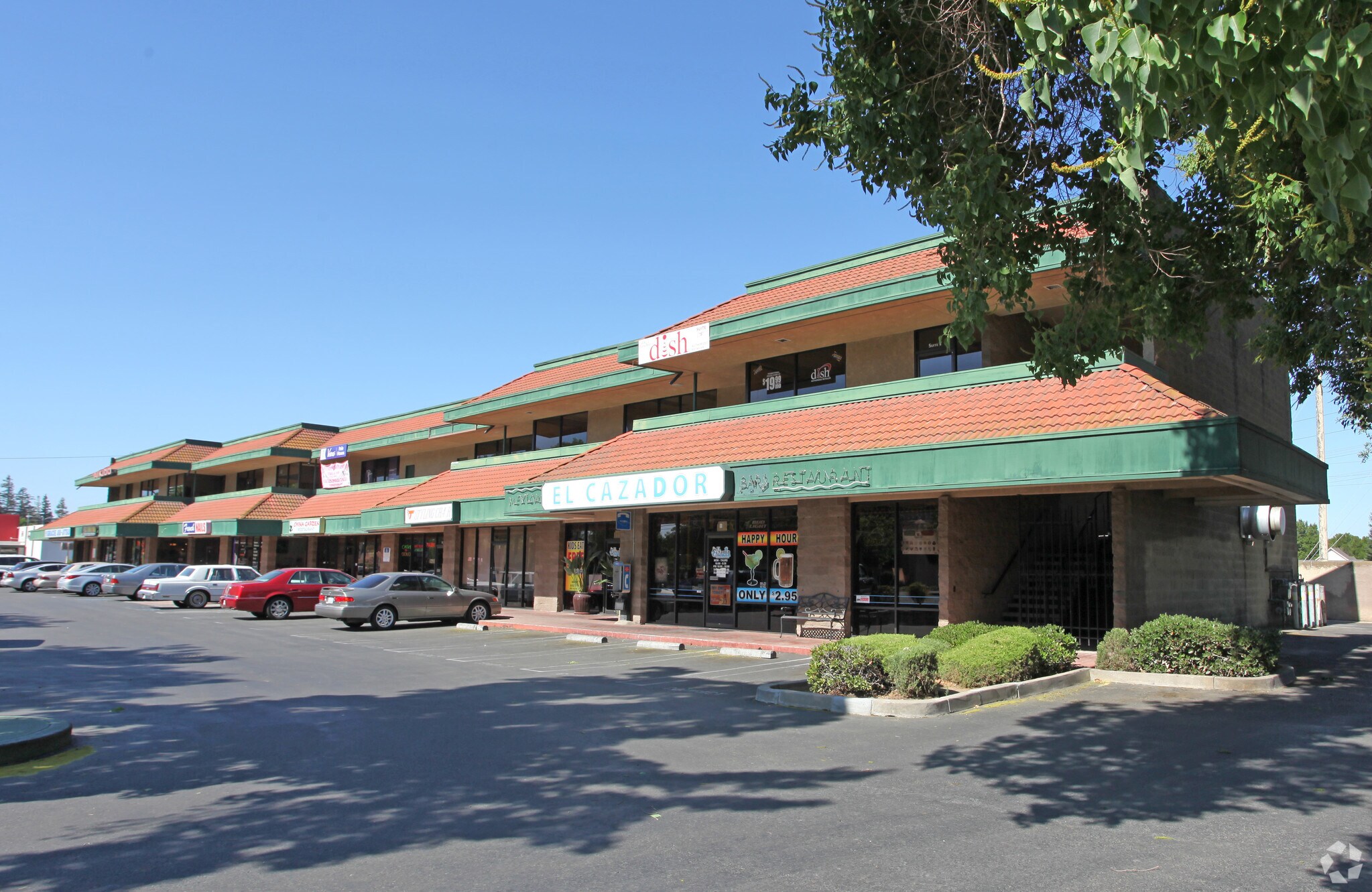 1501 Coffee Rd, Modesto, CA à louer Photo du bâtiment- Image 1 de 3