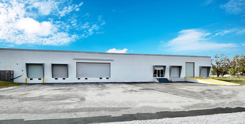 5160 W Clifton St, Tampa, FL à louer - Photo du bâtiment - Image 2 de 4